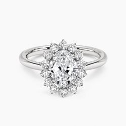 Ringlamour Oval Cut Moissanite Halo Engagement Ring